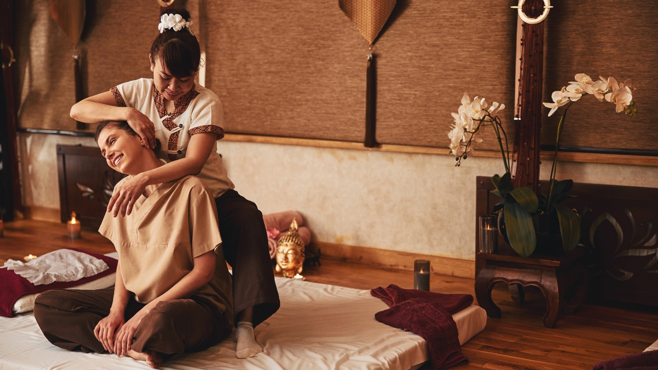 Minamiurawa Thai Massage Background - 南浦和タイ式マッサージ